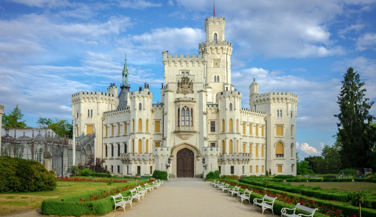 Zámky na jihu Čech nabízí v adventu speciální prohlídky, města trhy a bruslení