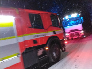 Hasiči na Českolipsku mají od rána napilno. Kvůli sněhu zasahovali u nehod v Dobranově či v Dubé