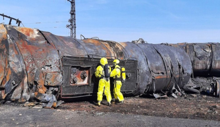 Devět měsíců. Železničáři dokončili opravu trati na Přerovsku po požáru benzenu