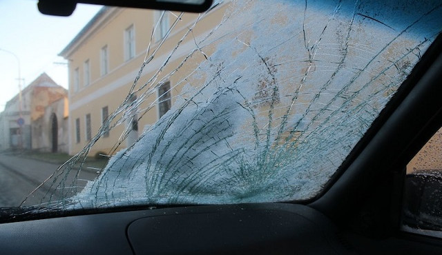 Připravte se na náledí. Pozor by si měli dávat chodci a hlavně řidiči, nabádají meteorologové