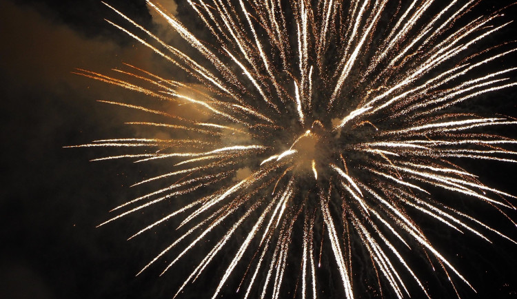 Turnov ruší novoroční ohňostroj, obyvatelé to vítají i nesou s nelibostí