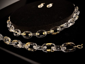 Dary pro prezidentský pár: autorské šperky, vánoční ozdoby i ručně kovaný nůž