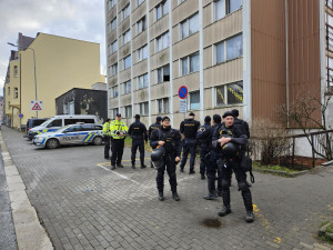 Konflikt v nechvalně známé ubytovně Neptun. Vážné zranění, útočník chtěl zmizet