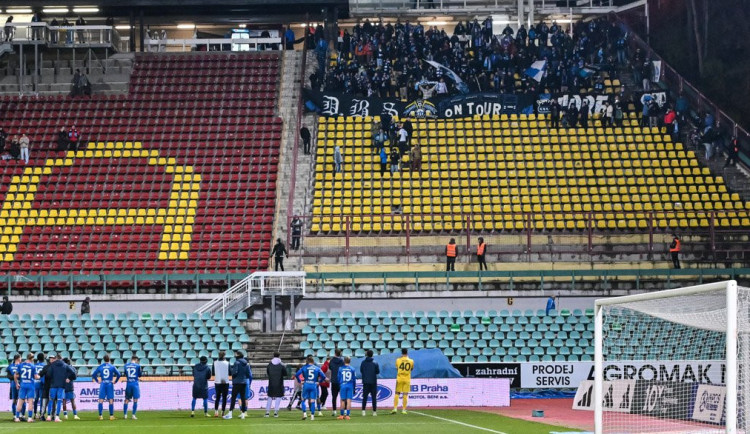Fanoušci Slovanu se chystají na Letnou. Zaplní tři autobusy, vyprodali první sektor