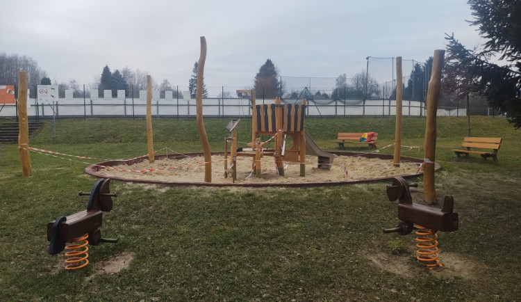 Investice do dětských hřišť v Liberci. Vznikla nová, stávající prošla obnovou