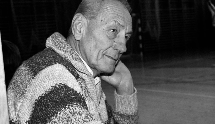 Zemřel trenér Miroslav Vondřička. Legendě českého basketbalu bylo 92 let