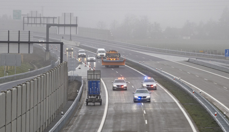 VIDEO: Jak se jezdí po nové D1 a D55 u Přerova a Olomouce? Podívejte se