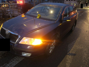 Řidička na přechodu v Jablonci přehlédla chodkyni, těžce ji zranila