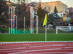 Česká Lípa dokončila opravu stadionu za 48,6 milionu, dostupný je zatím jen ovál
