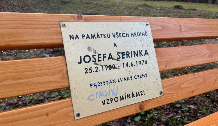 Rány sekyrou, lihový fix i punkové jméno ulice. Romská historie budí v Liberci emoce