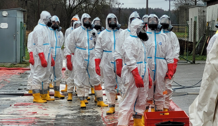 Na Vysočině se objevila ptačí chřipka. Hasiči a vězni zlikvidovali 35 tisíc slepic