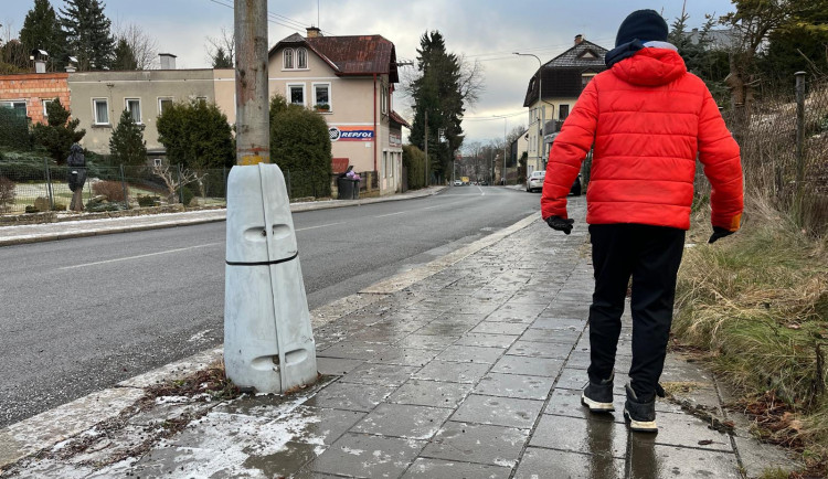 Liberec trápí ledovka. Omezte vycházky a nevyjíždějte, vyzývá město