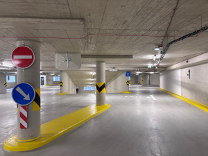 Parkovací dům liberecké nemocnice je v provozu. V šesti podlažích nabízí 338 míst