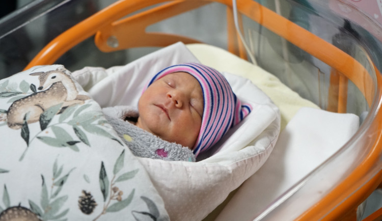 Klaudie je prvním děvčátkem a zároveň prvním děťátkem narozeným v roce 2026 v Libereckém kraji.