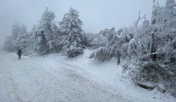 Pozor na silný mráz, varují meteorologové. Teplota má klesnout až k -16 stupňům