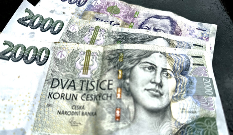 Přebytek zahraničního obchodu byl v listopadu 2025 nižší o 5 miliard