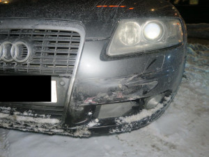 Nehoda v Jablonci. Řidič nedal přednost při vyjíždění od obchodního centra