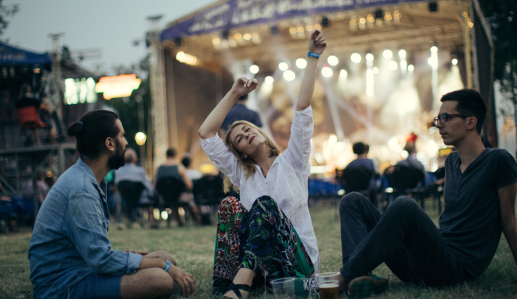 Pořadatelé akcí v Jičíně musí zažádat o výjimku z rušení nočního klidu. Mají na to měsíc.