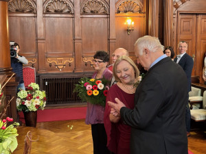Dvojitá zlatá svatba sester z Liberce. Nechyběly slzy dojetí, tradiční ano ani prstýnky