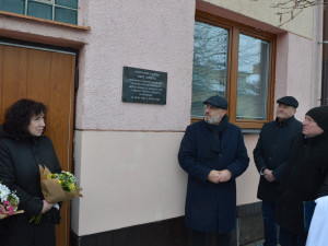 Legendě českého skautingu Miloši Zapletalovi odhalili na rodném domě pamětní desku