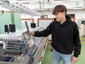 Výuka se proměnila v reálný produkt. Studenti průmyslovky se podíleli na vzniku kolekce