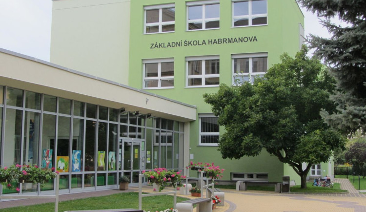 Základka Habrmanova dostane v Hradci Králové novou tělocvičnu i taneční sály