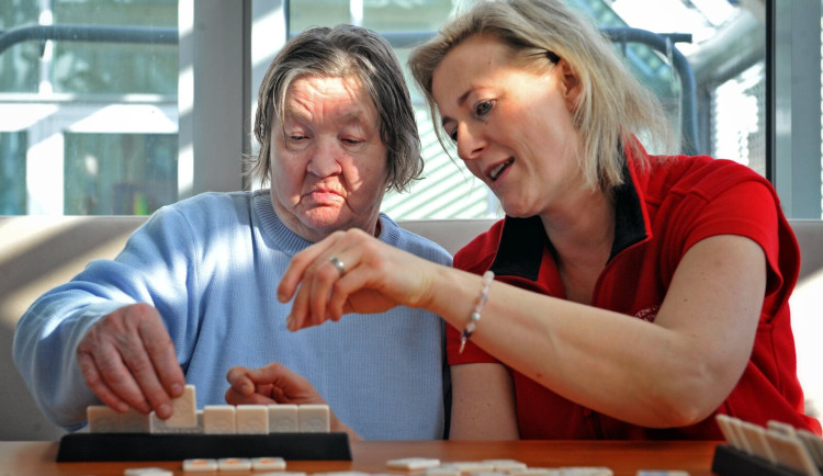 Dobrovolníci Charity Jihlava věnovali loni tisíce hodin dětem, seniorům i nemocným