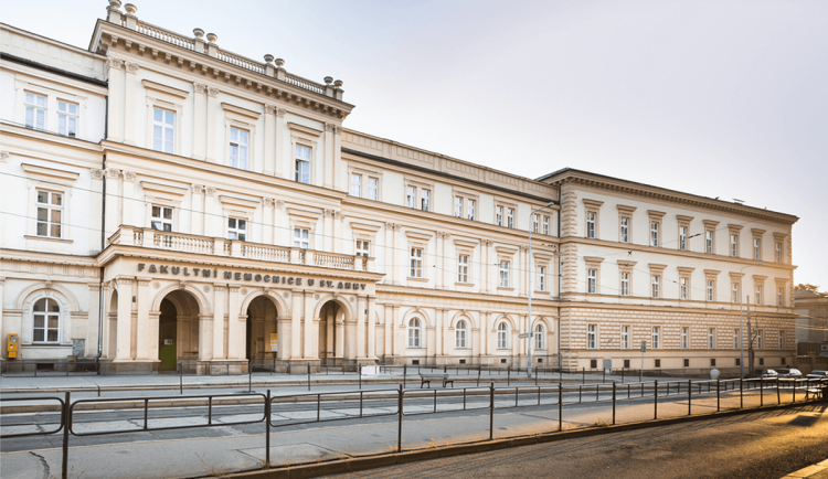 Svatoanenská nemocnice v Brně slaví 240 let. V areálu působil i mladý Mendel