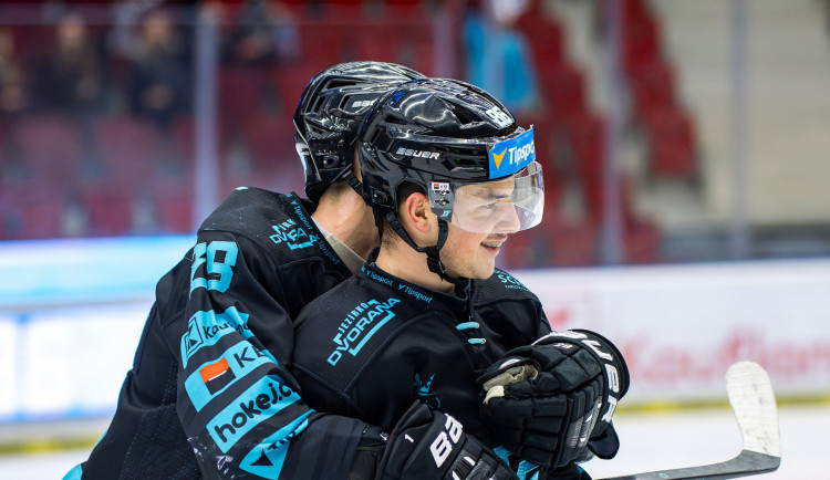 Hokejový útočník Bambula prodloužil o dva roky smlouvu s Karlovými Vary