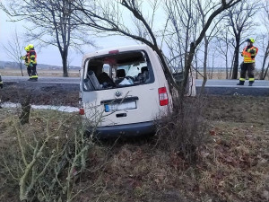 Ošklivě vyhlížející nehoda u Bezdězu se obešla bez zranění. Pomoc přivolal chytrý telefon