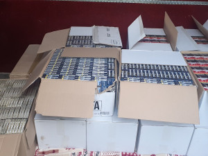 Liberečtí celníci mezi nábytkem v dodávce našli šest set kartónů cigaret