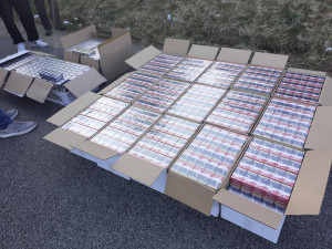 Liberečtí celníci mezi nábytkem v dodávce našli šest set kartónů cigaret