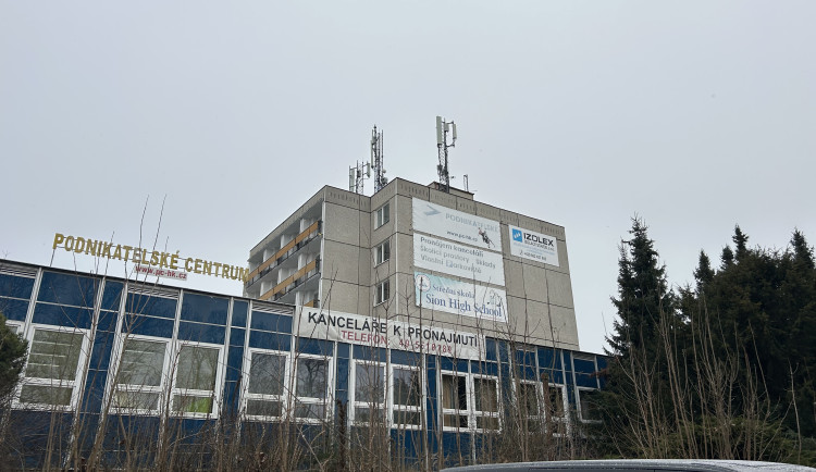 Zaplaťte, nebo dítě nepůjde k maturitě. Matka studentky popisuje zkušenost se Sionem