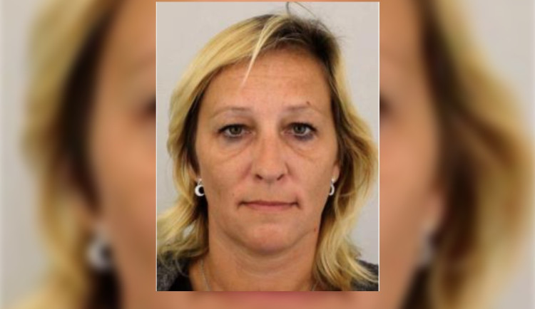 Děti odvedla ke kamarádovi a zmizela. Po ženě pátrá policie