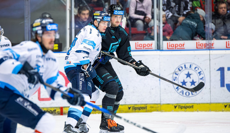 I druhé nájezdy ovládly Karlovy Vary, Tygři ze vzájemného duelu odcházejí opět s bodem