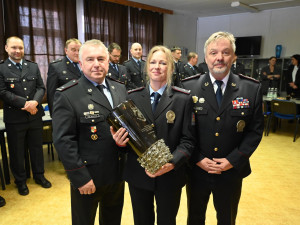 Policistka a psí parťák zachránili loni dva sebevrahy. Teď vyhráli titul Psovod roku