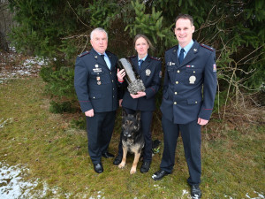 Policistka a psí parťák zachránili loni dva sebevrahy. Teď vyhráli titul Psovod roku