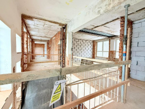 Budova dětské psychiatrie v Liberci se proměňuje. Podívejte se, jak stavba pokročila