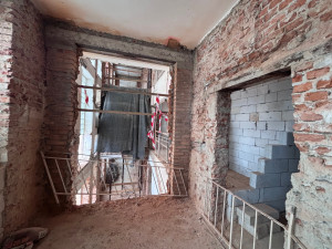 Budova dětské psychiatrie v Liberci se proměňuje. Podívejte se, jak stavba pokročila