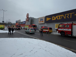 Požár v libereckém Géčku. V elektru hořelo, pět lidí se nadýchalo kouře