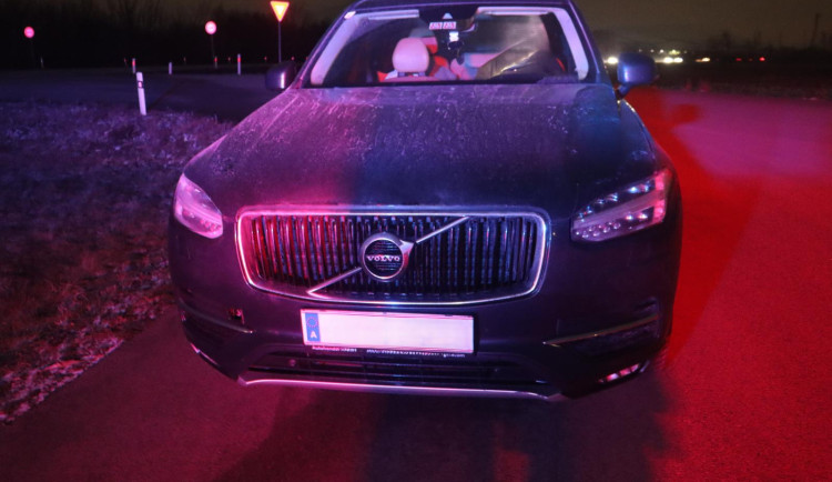 Cizinec bez řidičáku jezdil z Polska do Rakouska. Posvítili si na něj v Česku