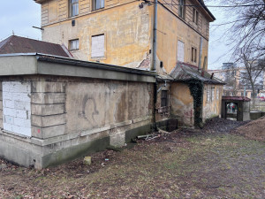 Azylový dům pro ženy, muže či sociální byty. Liberec hledá, co s chátrajícím domem ve Dvorské