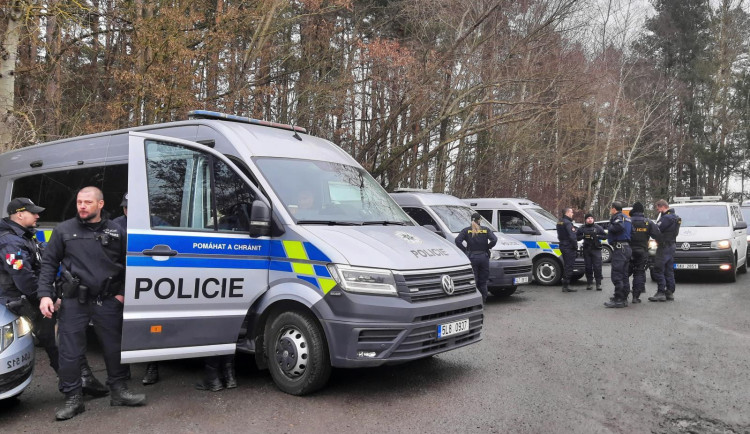 Neproklouzne ani myš. Na kontroly cizinců v České Lípě dohlížely z výšky drony