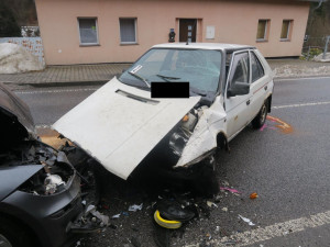 Nehoda Favoritu s BMW skončila ve Smržovce tragicky. Řidič Favoritu na její následky zemřel