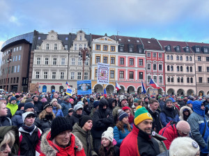 Podpořit prezidenta a demokracii přišlo v Liberci na dva tisíce lidí