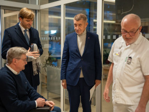 Babiš a Vojtěch v liberecké nemocnici. Premiér ukázal snímek rakoviny prostaty