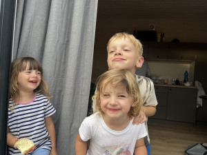 Anežka ze Cvikova bojuje se vzácným typem rakoviny, rodina žádá o pomoc s financováním nákladné léčby