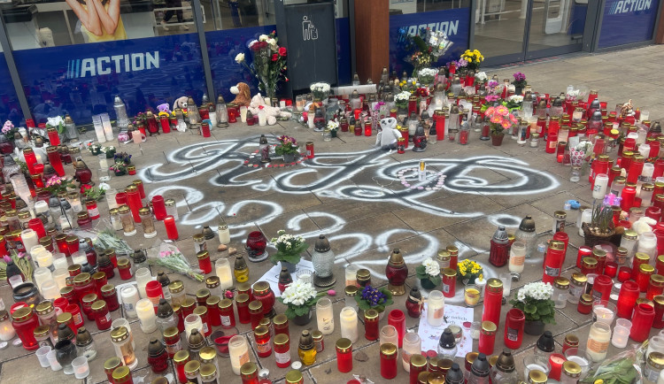 Rok od tragédie v Actionu: Šestnáctiletý útočník ubodal dvě prodavačky, činu nelituje