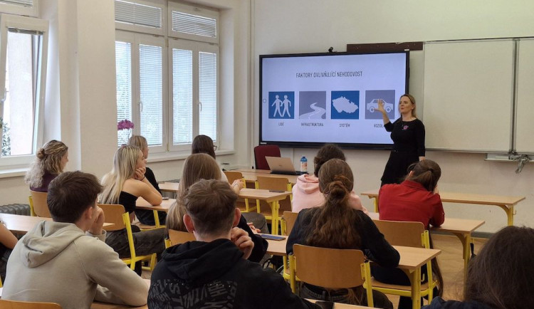 Projekt Nultá hodina autoškoly v kraji oslovil téměř tisíc středoškoláků