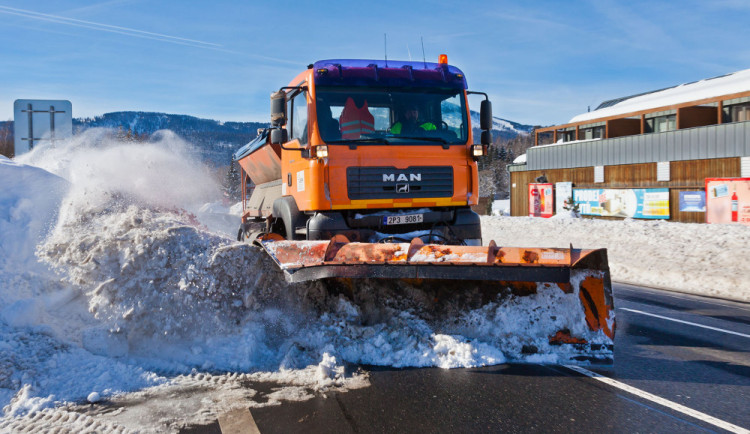 Za dva měsíce Cheb utratil už třetinu nákladů na údržbu komunikací na celý rok